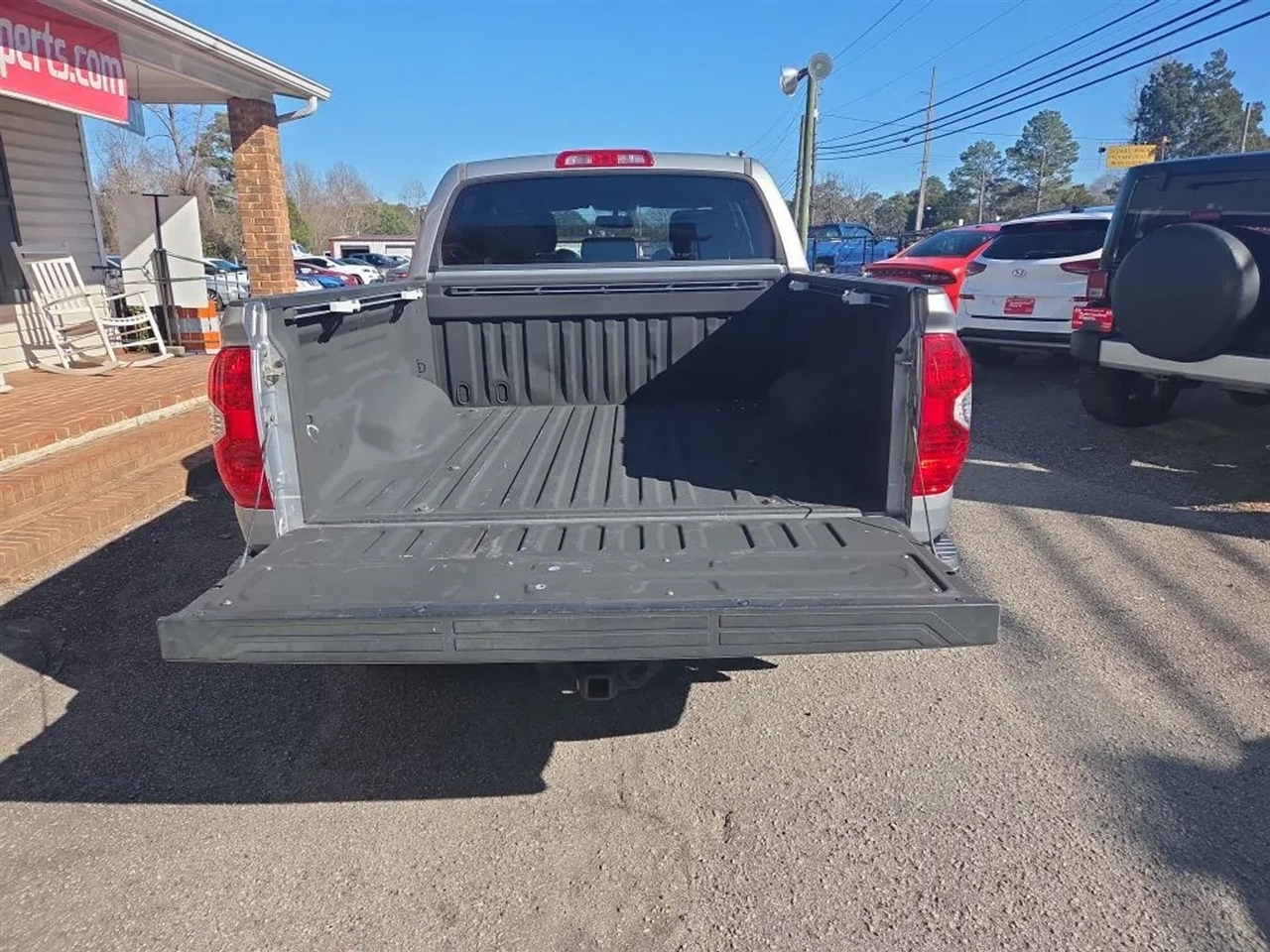 Toyota Tundra SR5 5.7L V8 FFV CrewMax 2WD 2016