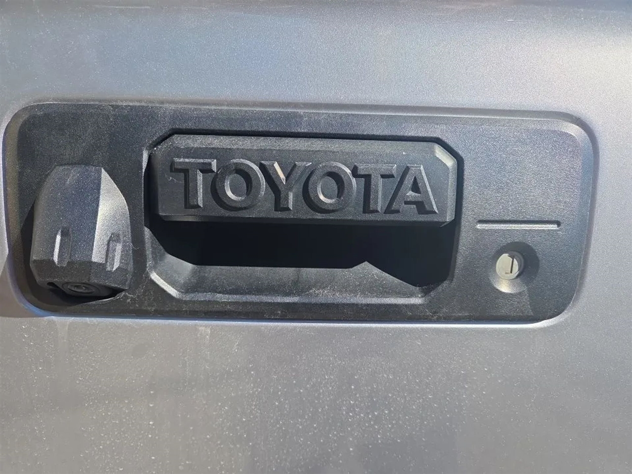 Toyota Tundra SR5 5.7L V8 FFV CrewMax 2WD 2016