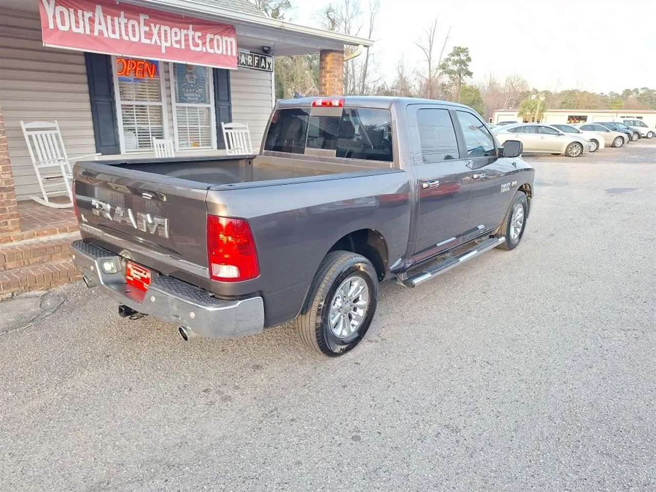 RAM 1500 SLT Crew Cab SWB 2WD 2016