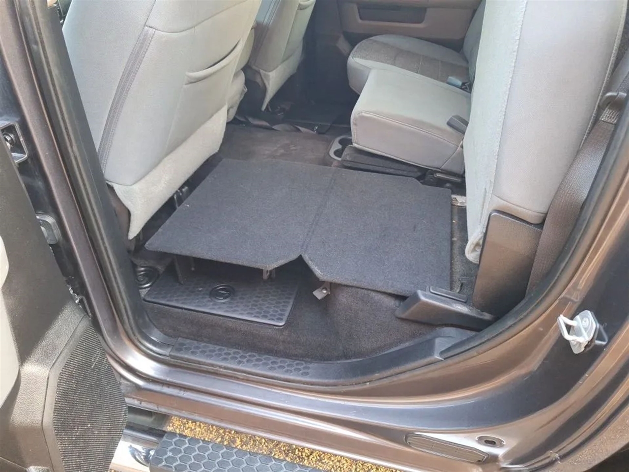 RAM 1500 SLT Crew Cab SWB 2WD 2016