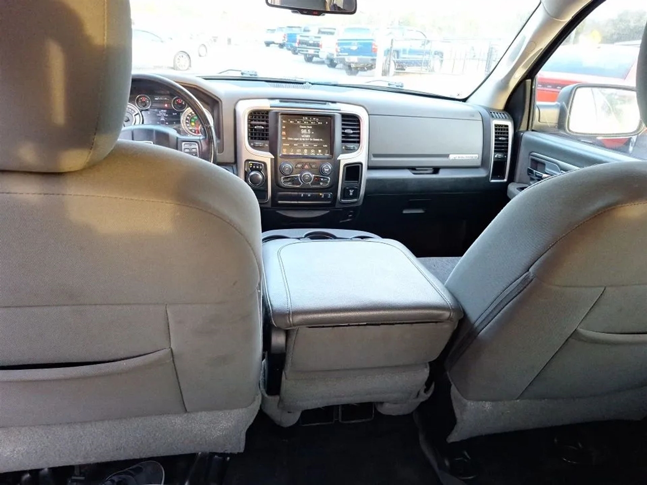 RAM 1500 SLT Crew Cab SWB 2WD 2016