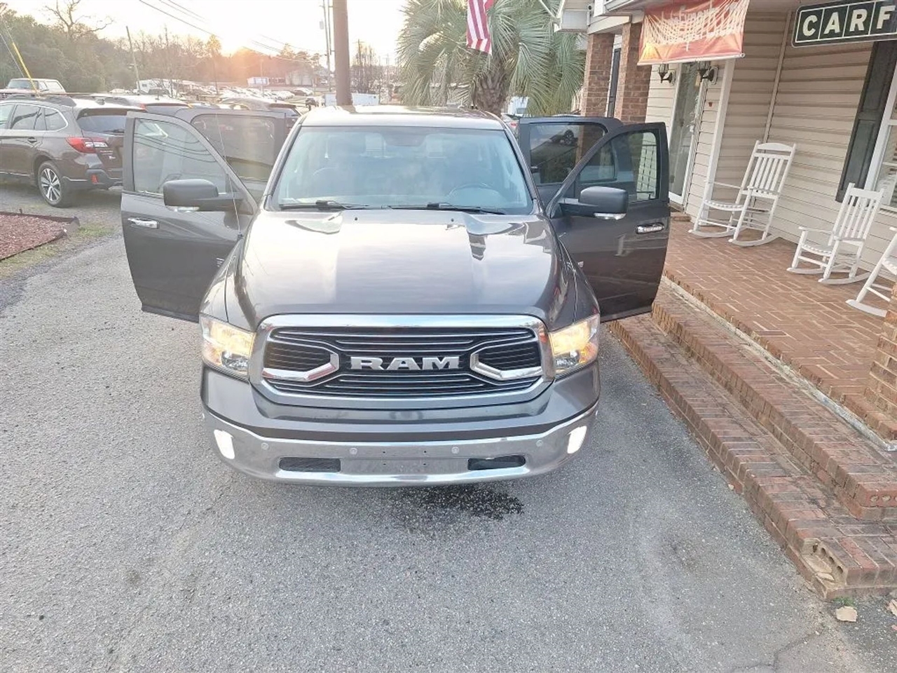 RAM 1500 SLT Crew Cab SWB 2WD 2016