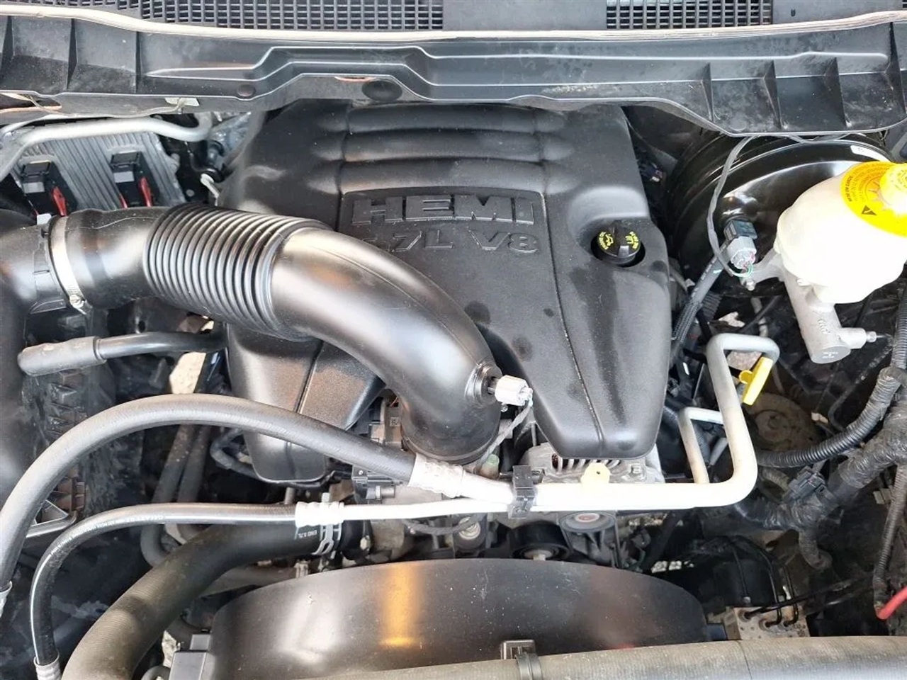 RAM 1500 SLT Crew Cab SWB 2WD 2016