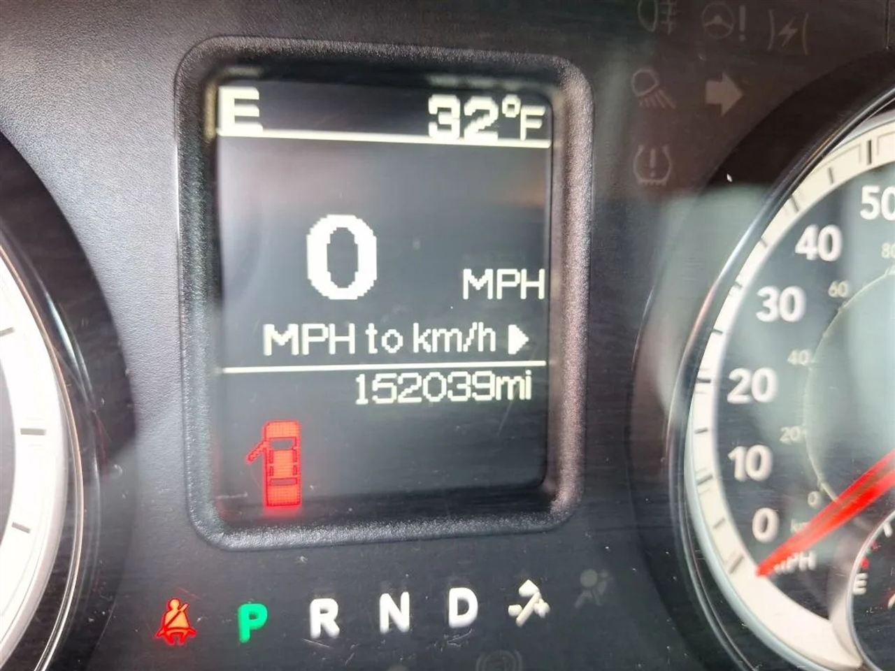 RAM 1500 SLT Quad Cab 2WD 2016