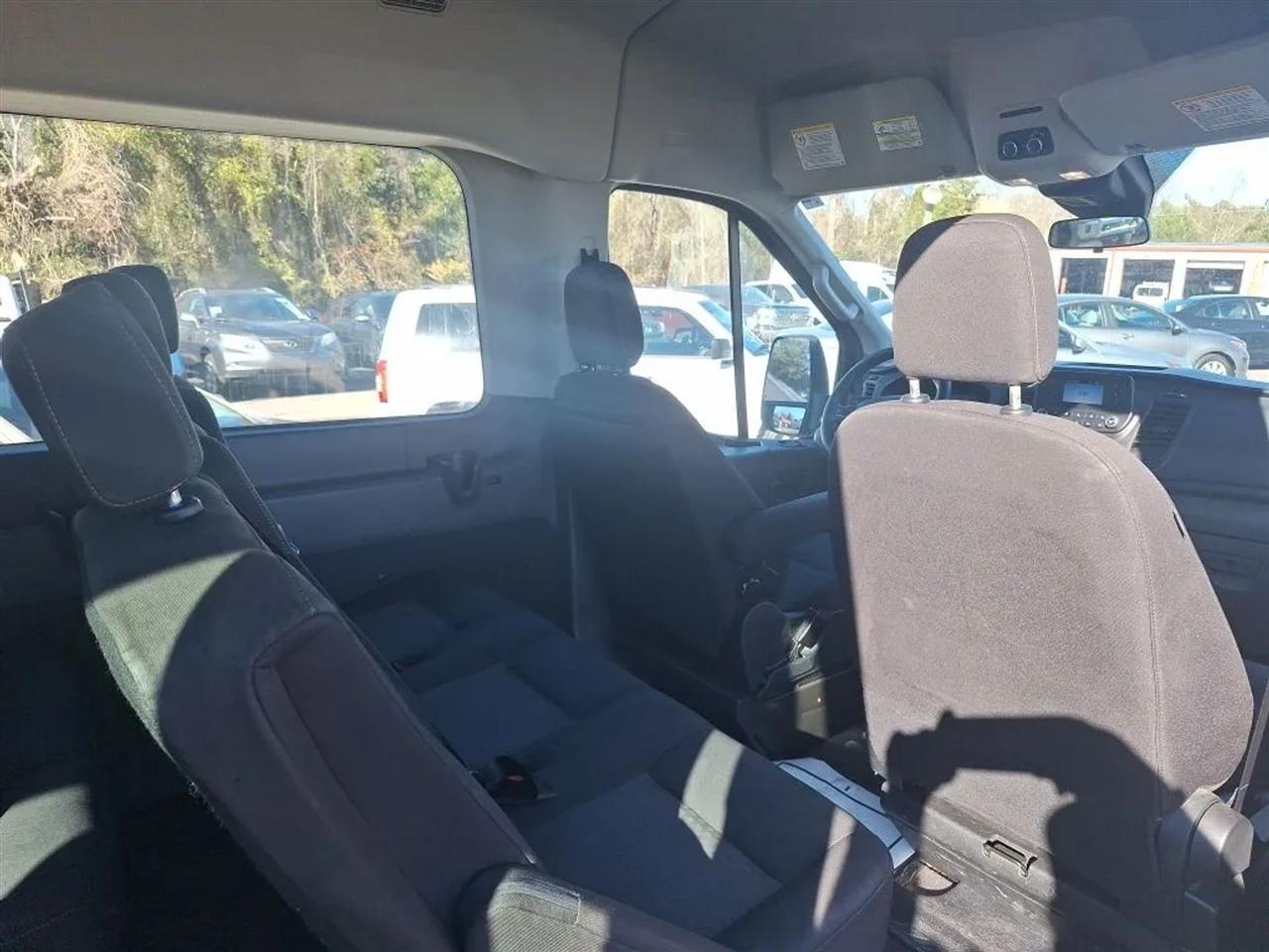 Ford Transit 350 Wagon Med. Roof XL w/Sliding Pass. 148-in. WB 2021