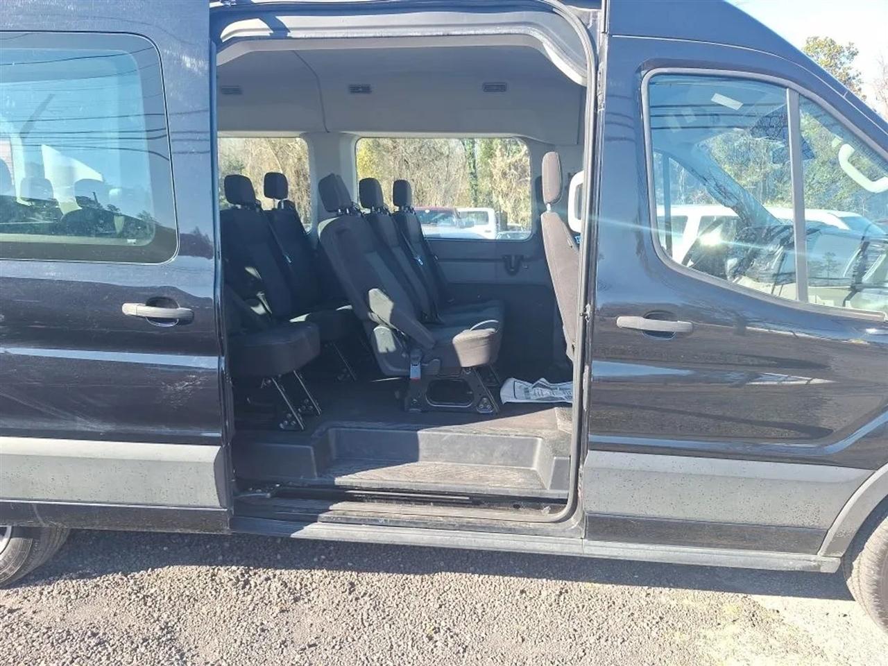 Ford Transit 350 Wagon Med. Roof XL w/Sliding Pass. 148-in. WB 2021