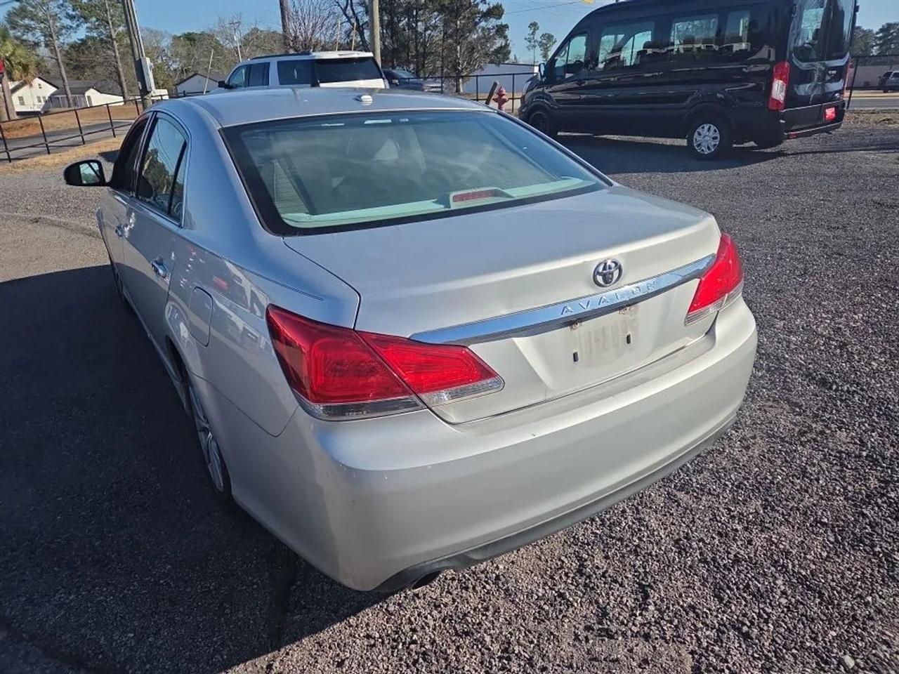 Toyota Avalon Limited 2011