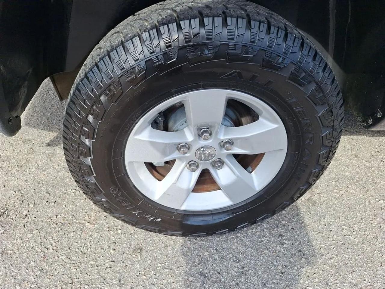 RAM 1500 SLT Quad Cab 2WD 2016