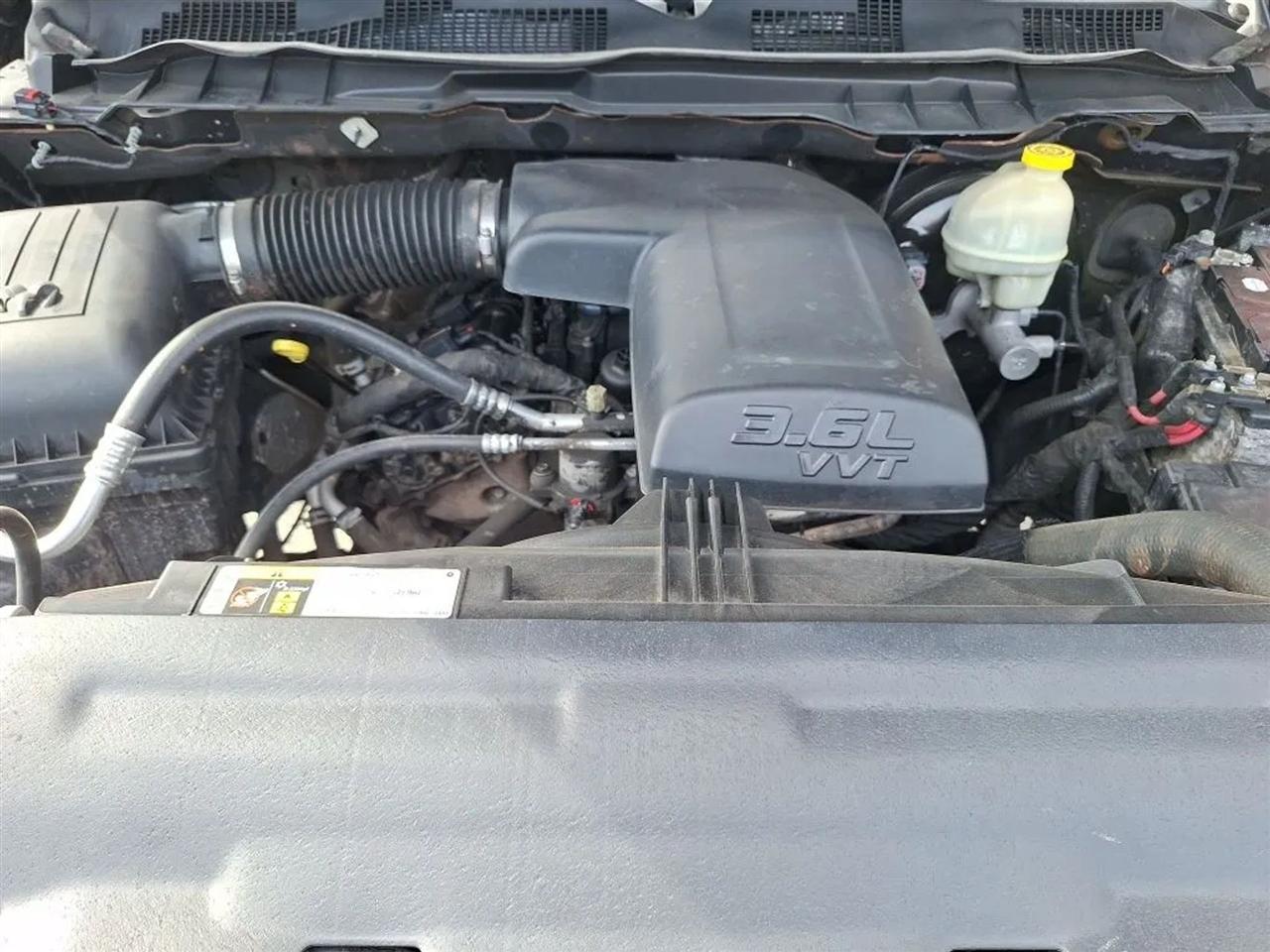 RAM 1500 SLT Quad Cab 2WD 2016