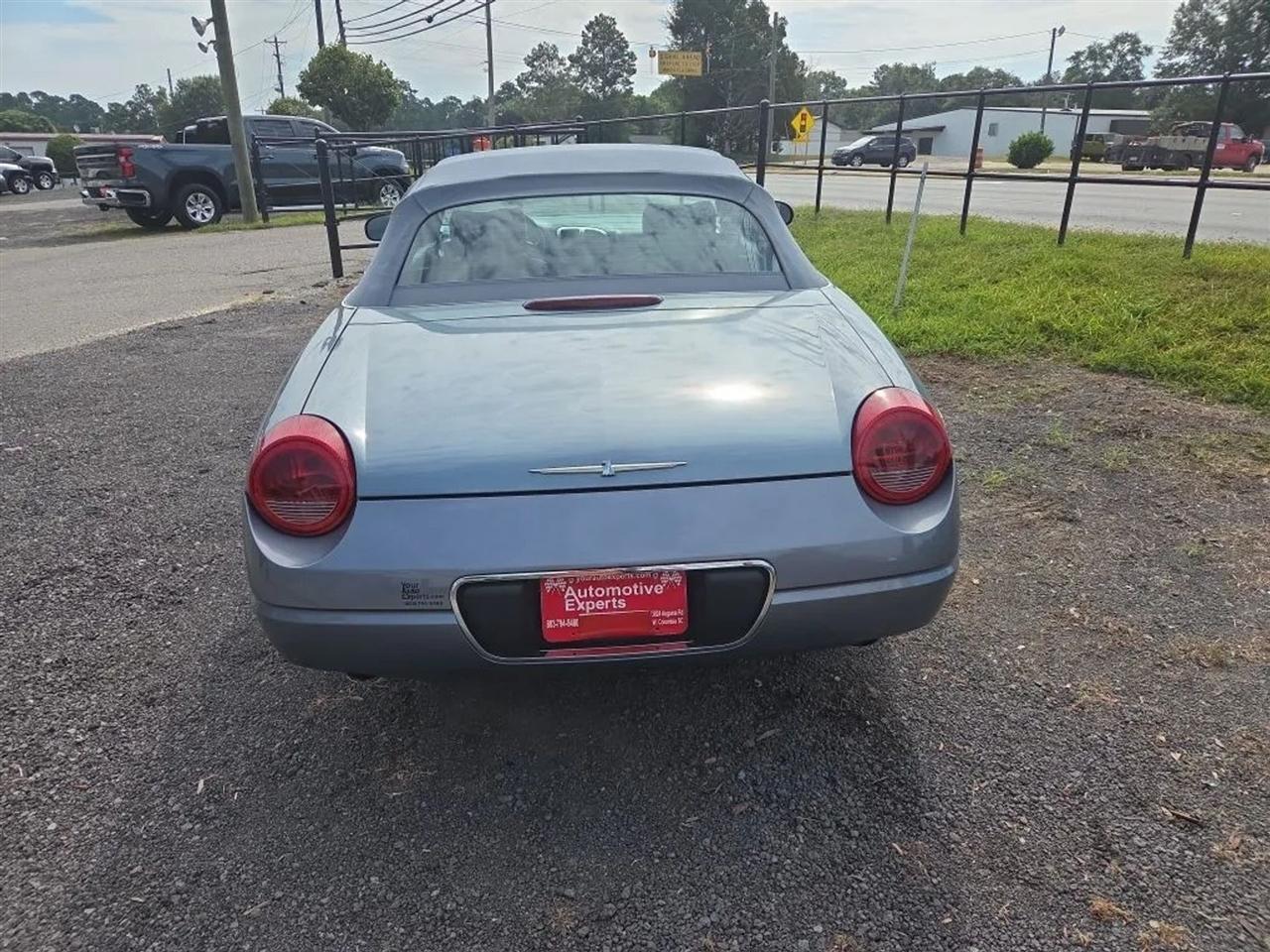 Ford Thunderbird Deluxe 2005