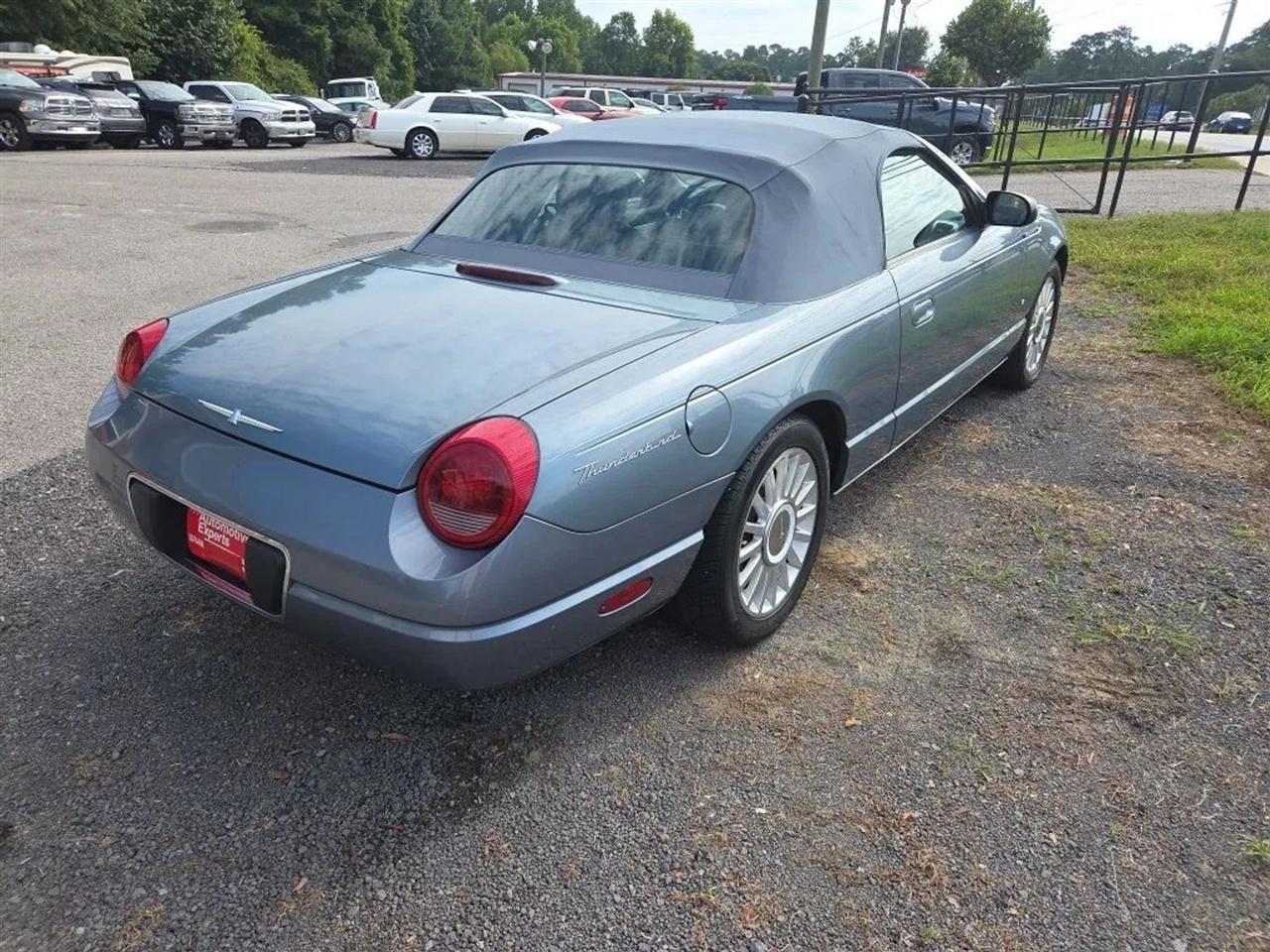 Ford Thunderbird Deluxe 2005