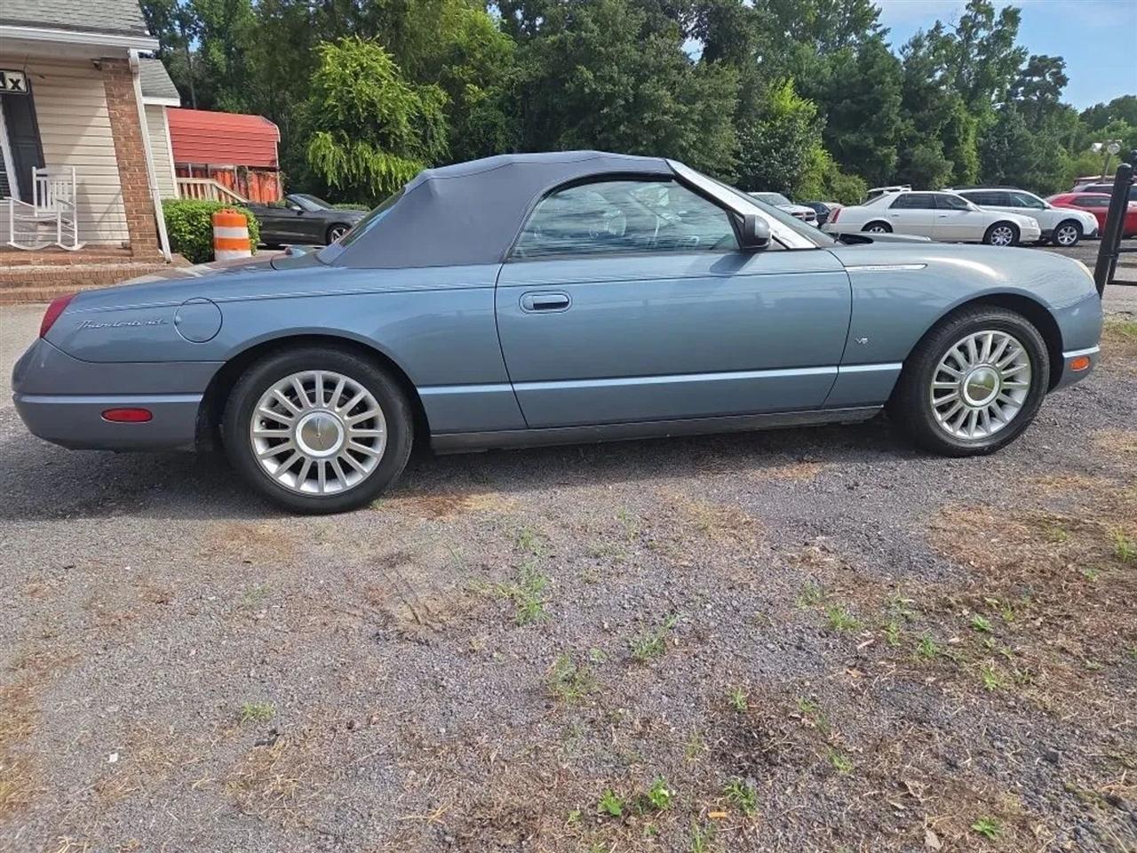 Ford Thunderbird Deluxe 2005