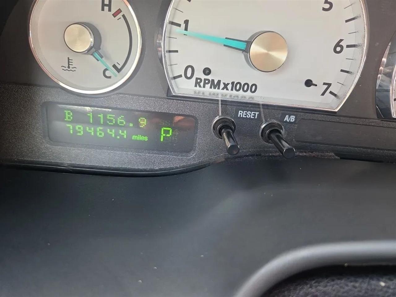 Ford Thunderbird Deluxe 2005