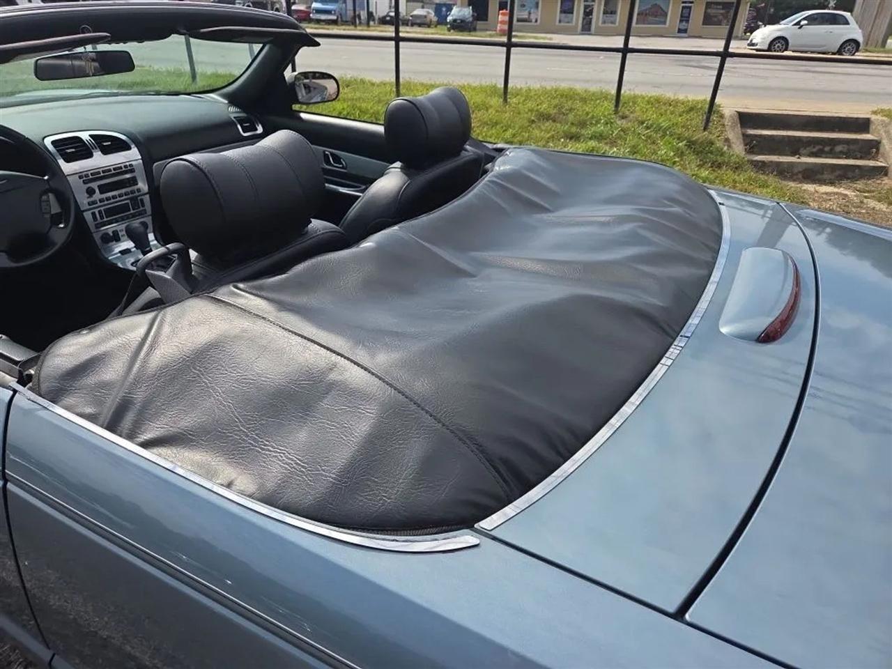 Ford Thunderbird Deluxe 2005