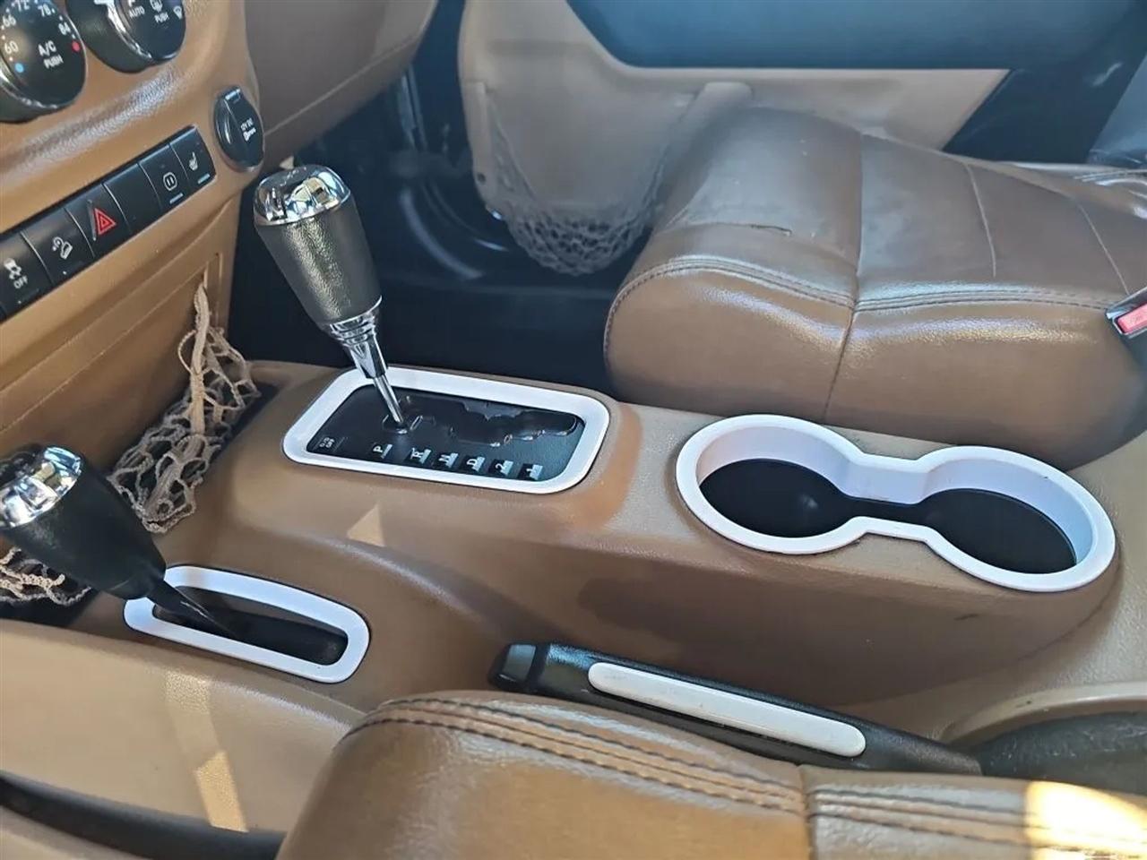 Jeep Wrangler Unlimited Sahara 4WD 2011