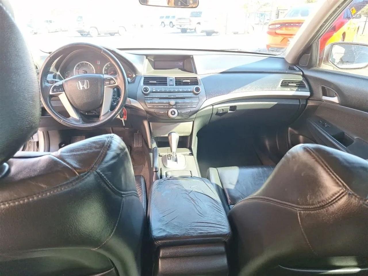 Honda Accord SE Sedan AT 2011