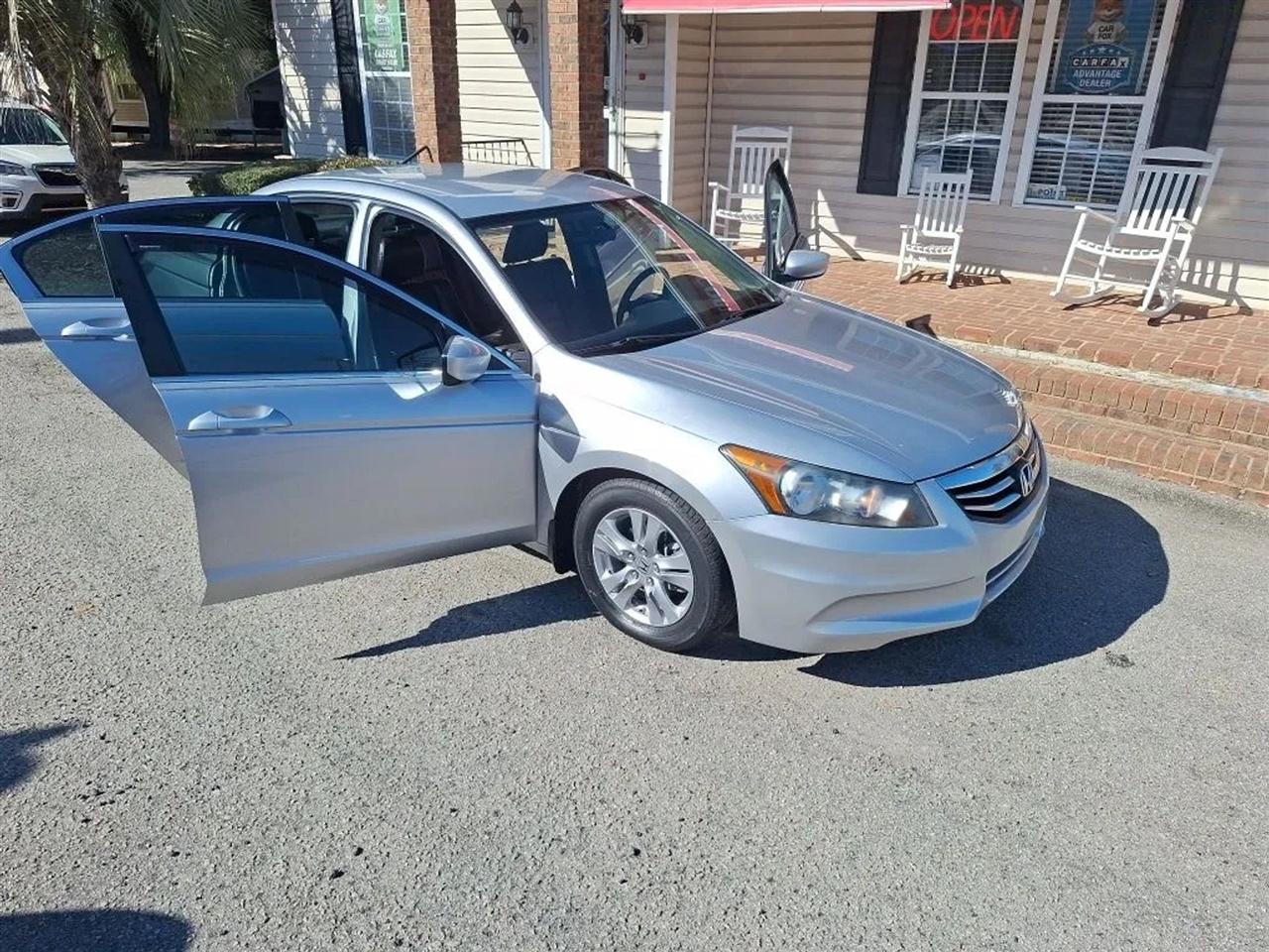 Honda Accord SE Sedan AT 2011