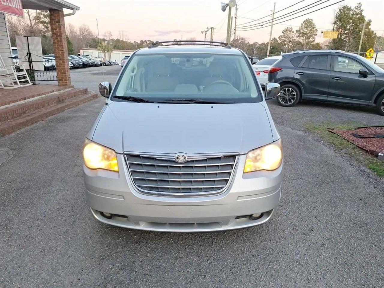 Chrysler Town & Country Touring 2010