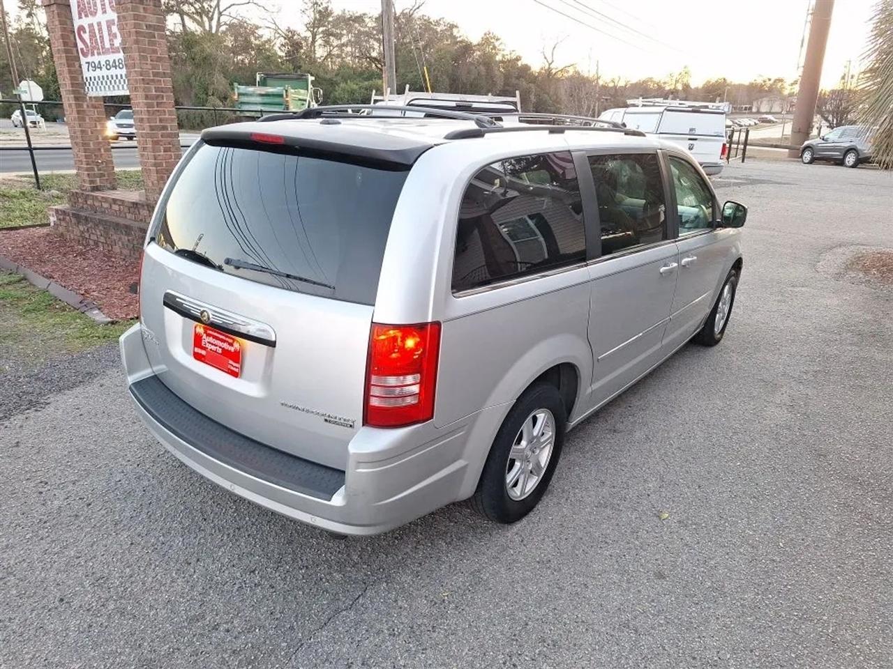 Chrysler Town & Country Touring 2010