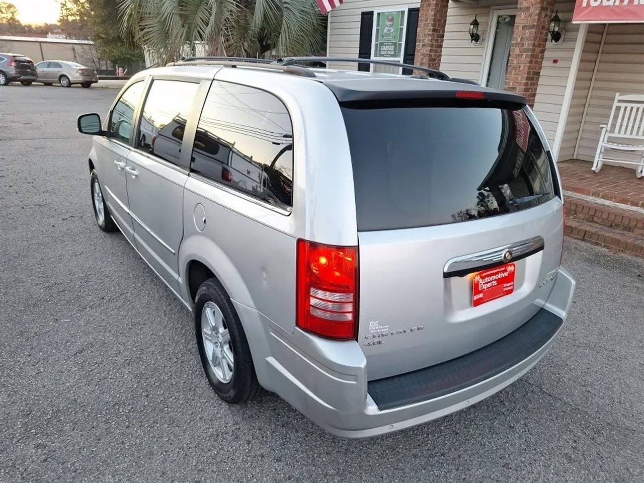 Chrysler Town & Country Touring 2010