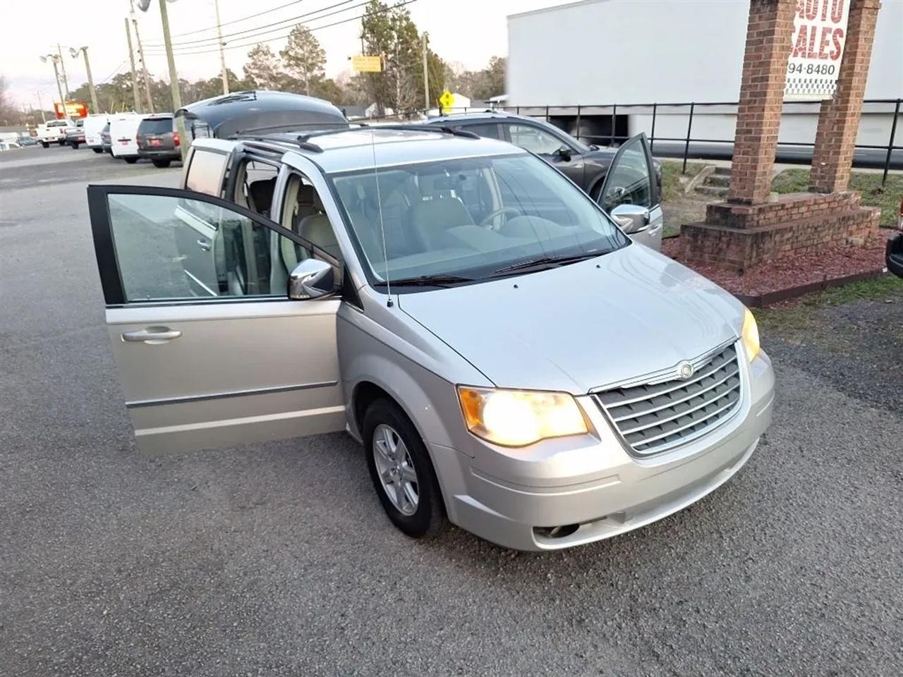 Chrysler Town & Country Touring 2010