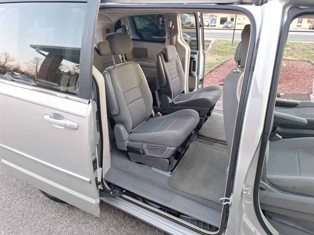 Chrysler Town & Country Touring 2010