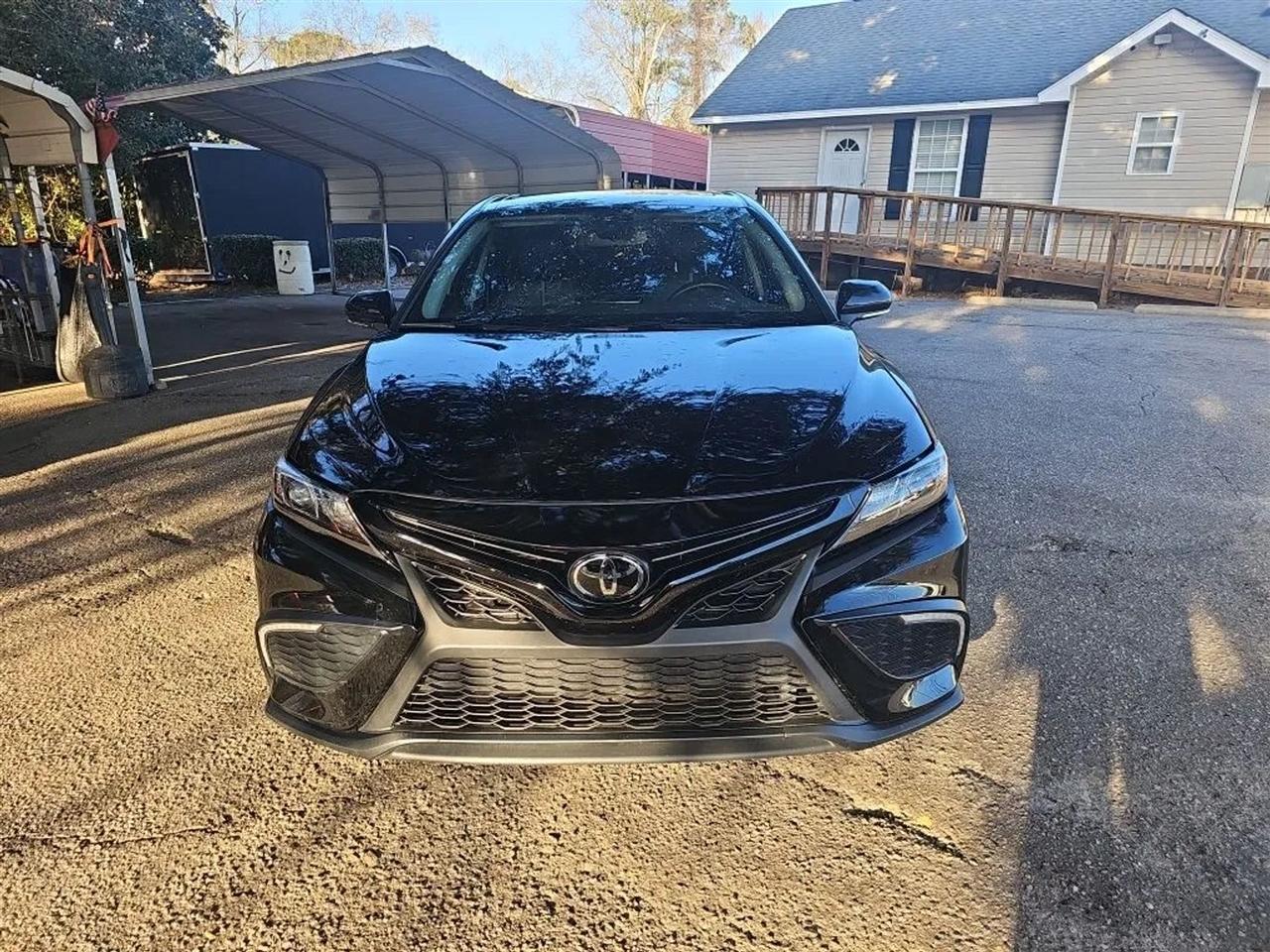 Toyota Camry SE 2023