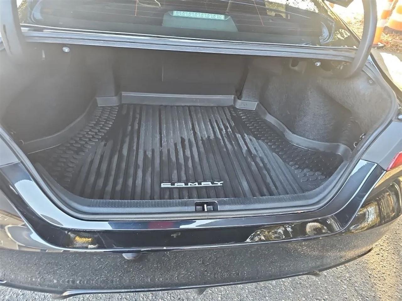 Toyota Camry SE 2023