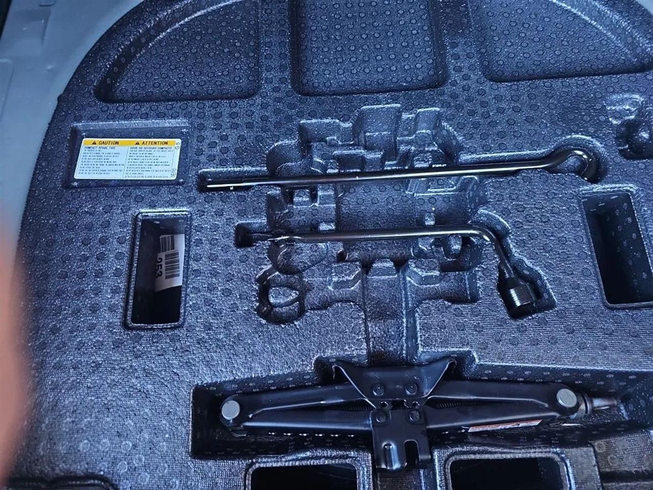 Toyota Camry SE 2023