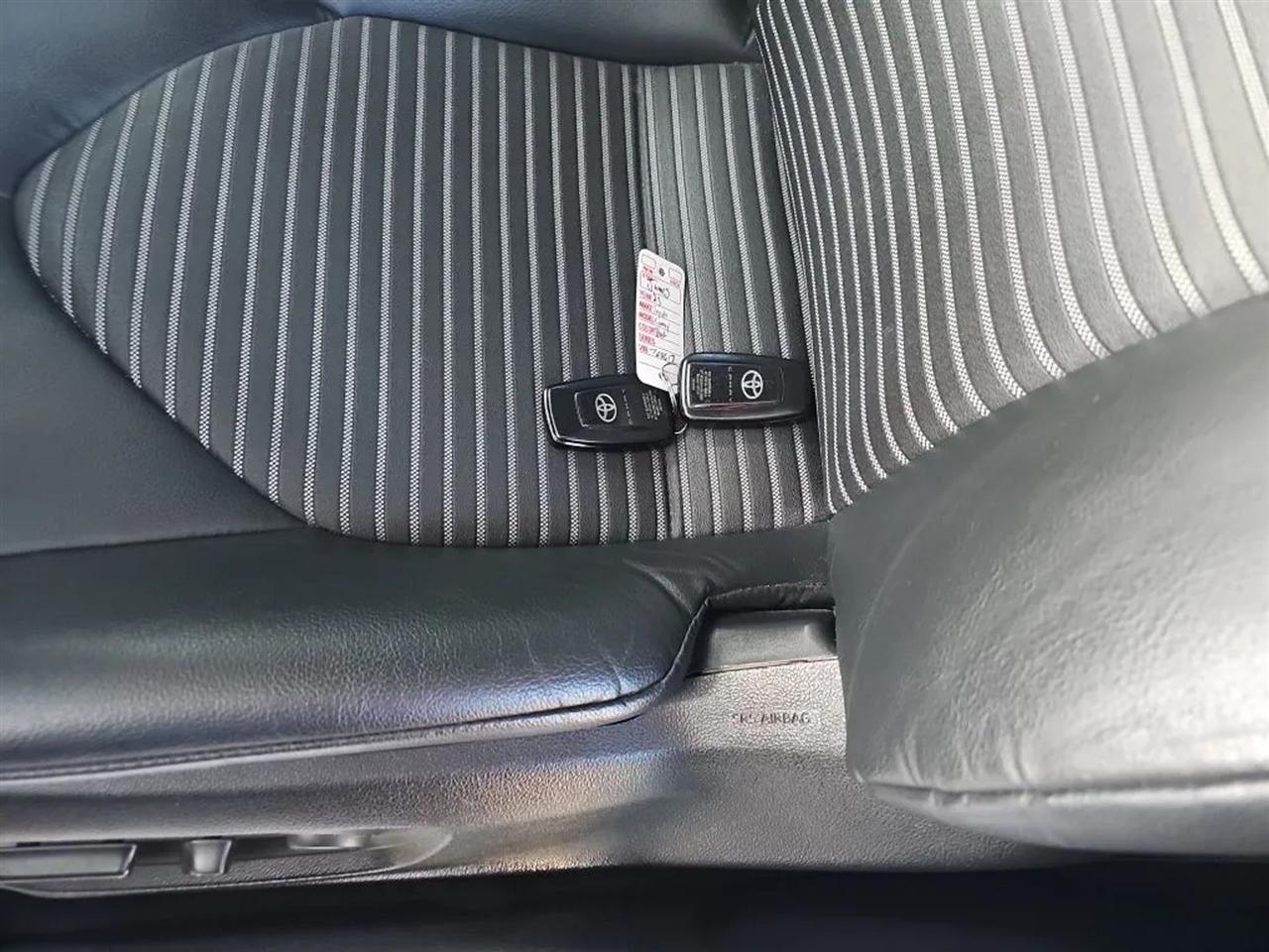 Toyota Camry SE 2023