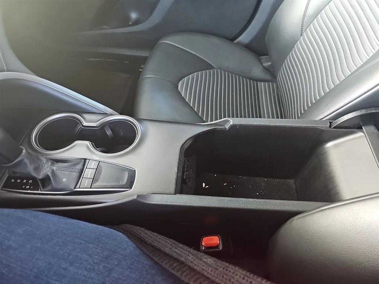 Toyota Camry SE 2023