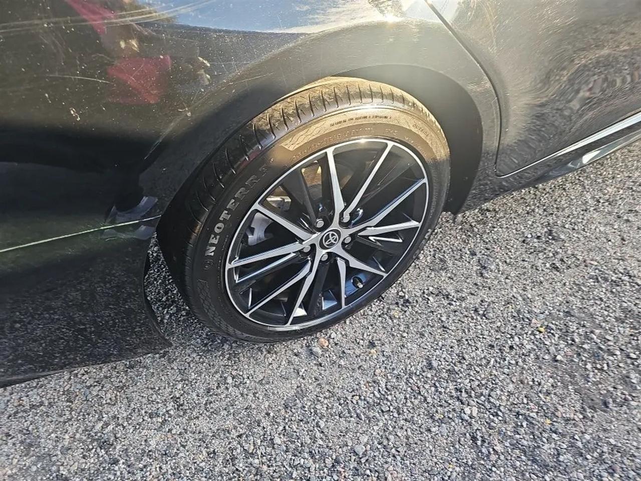 Toyota Camry SE 2023