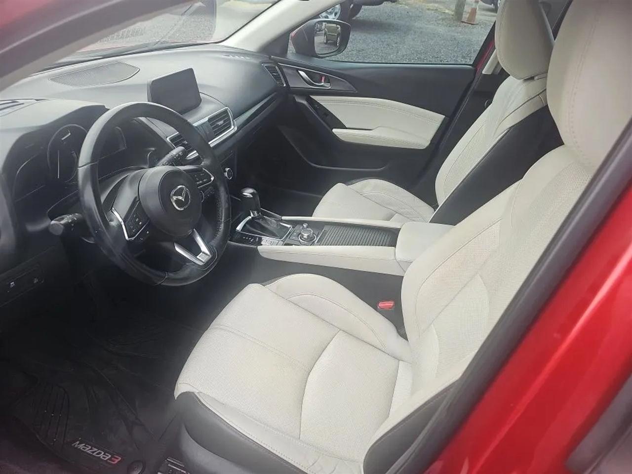 Mazda MAZDA3 s Grand Touring AT 5-Door 2018