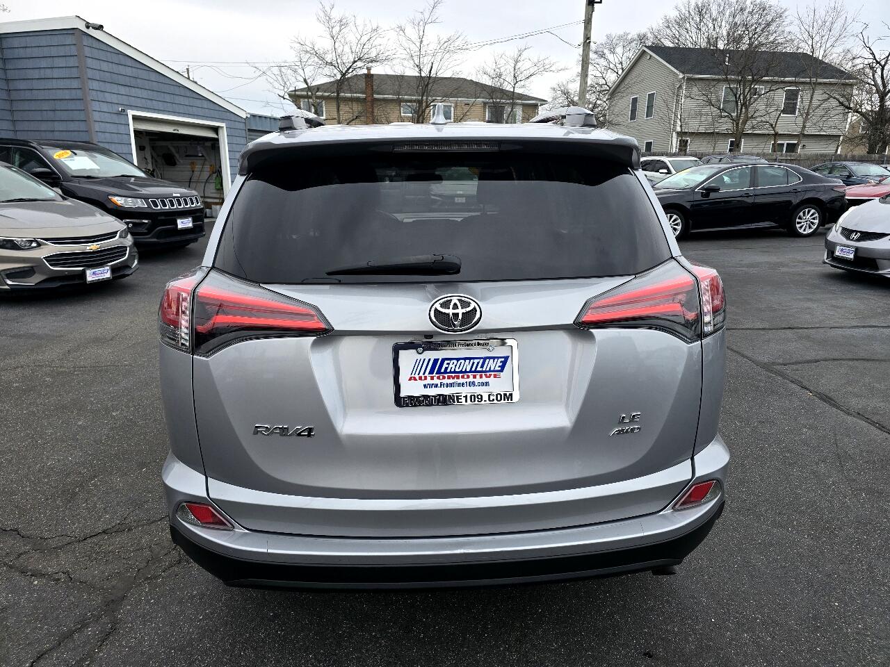 2017 Toyota RAV4 LE photo 4