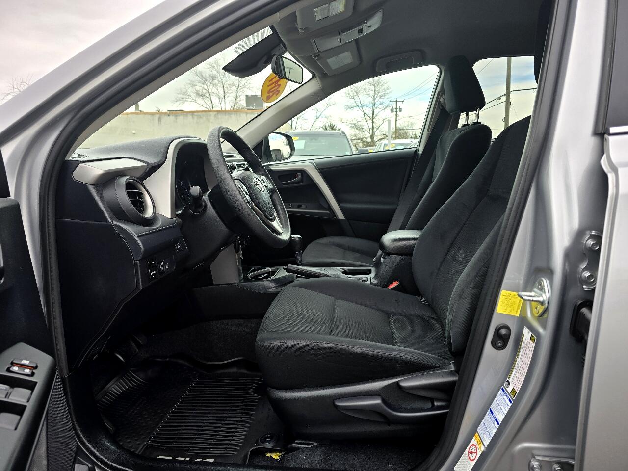2017 Toyota RAV4 LE photo 12