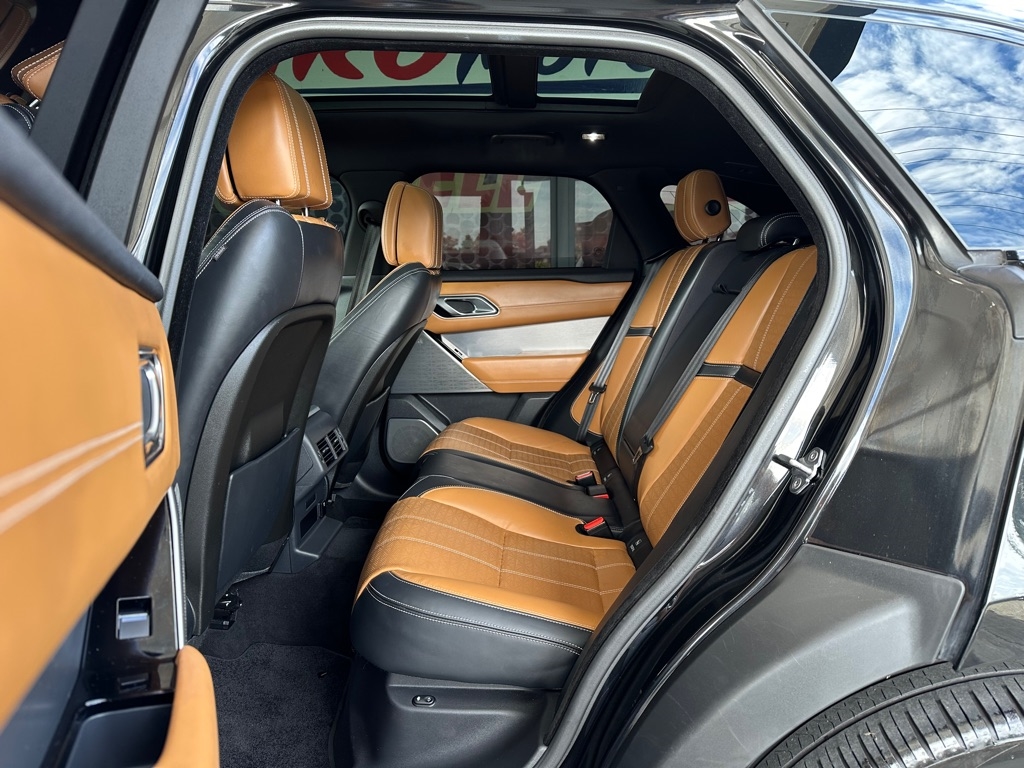 Land Rover Range Rover Velar R-Dynamic SE 2018 Land Rover Range Rover Velar R-Dynamic SE 2018