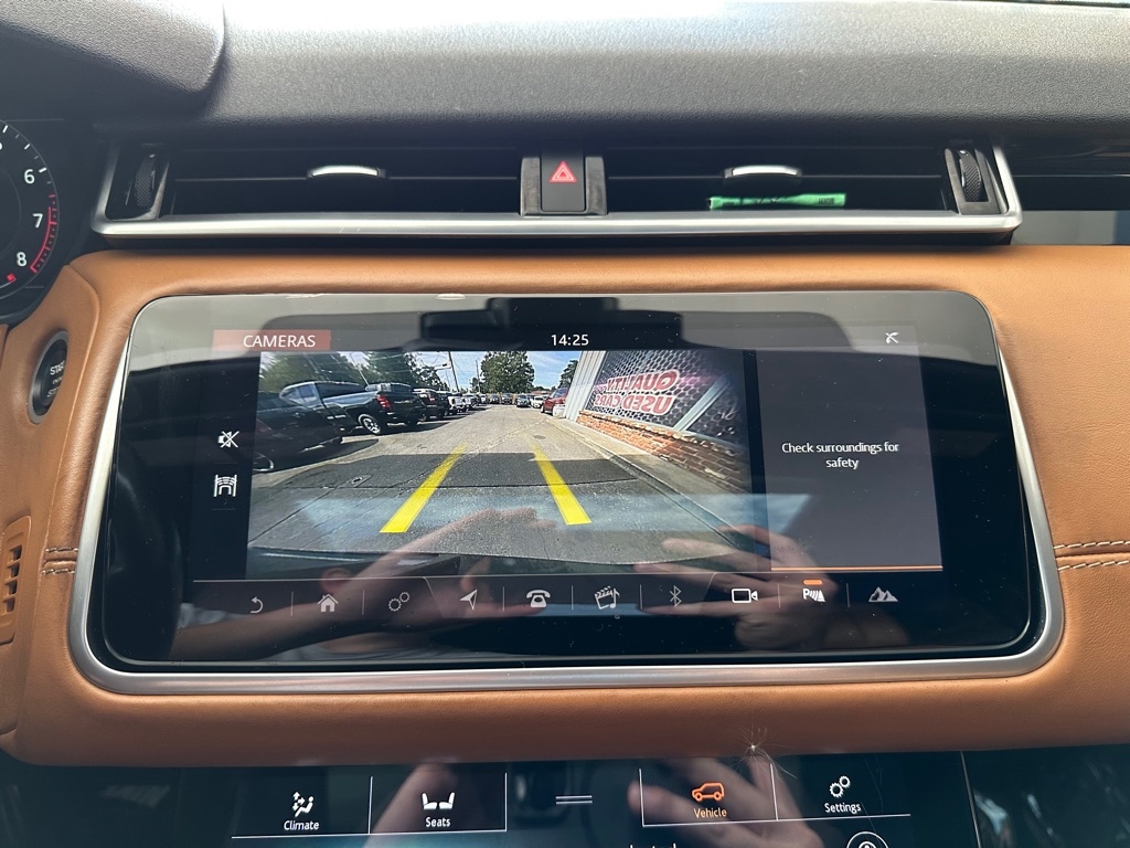 Land Rover Range Rover Velar R-Dynamic SE 2018 Land Rover Range Rover Velar R-Dynamic SE 2018