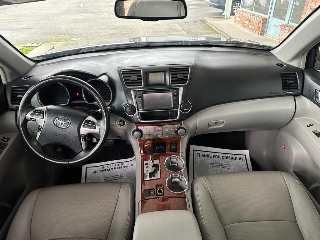 Toyota Highlander Limited 2WD 2013