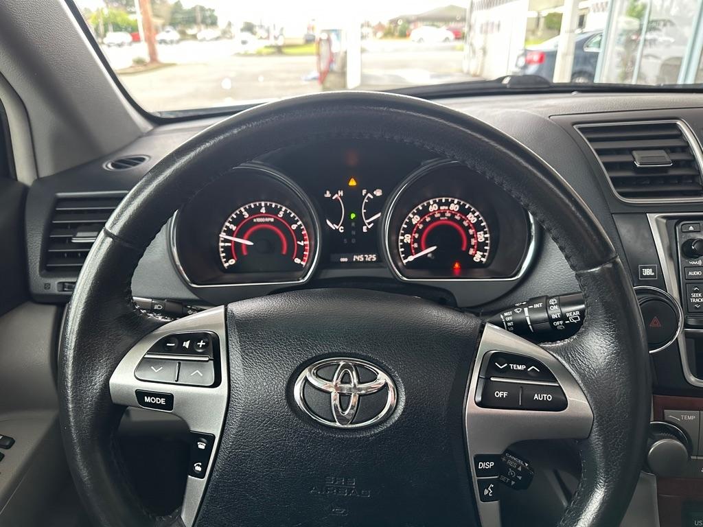 Toyota Highlander Limited 2WD 2013