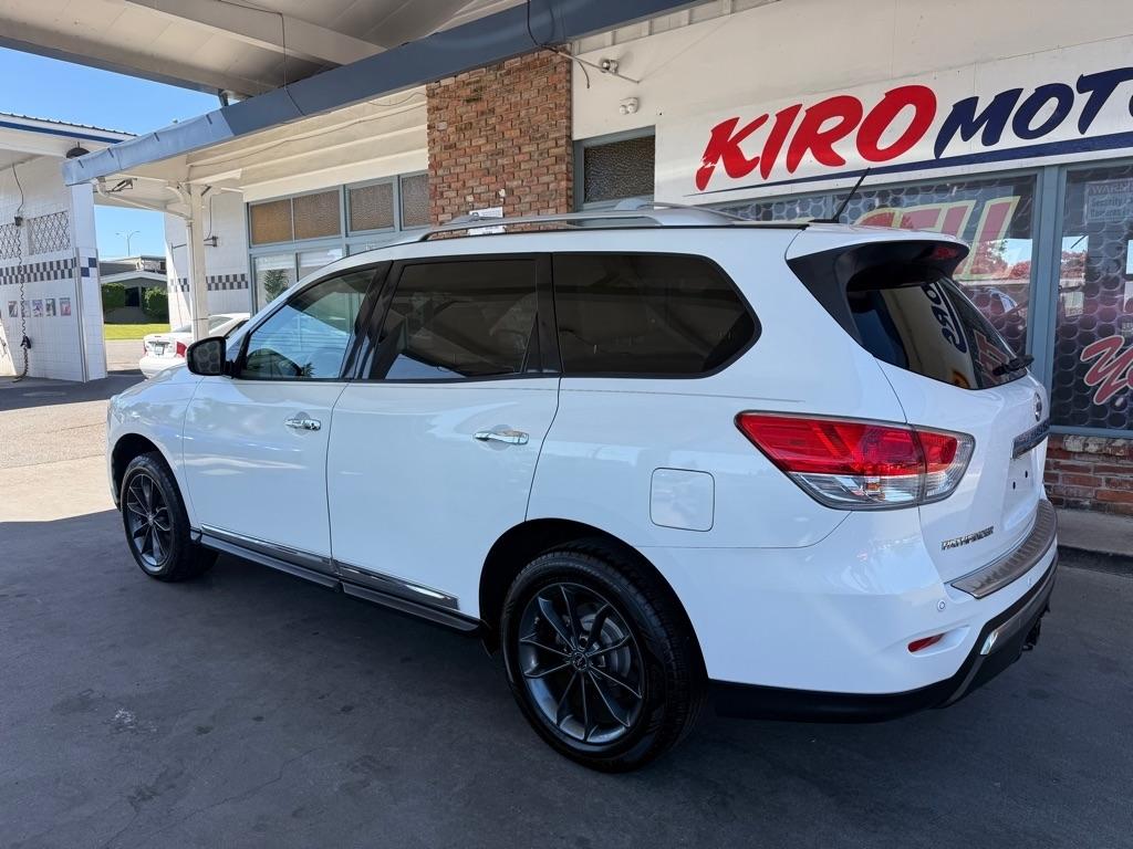 Nissan Pathfinder S 2WD 2013
