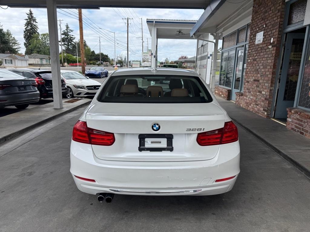 BMW 3-Series 328i Sedan 2013