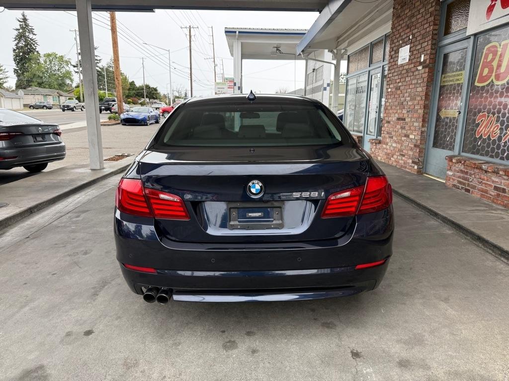 BMW 5-Series 528i 2012