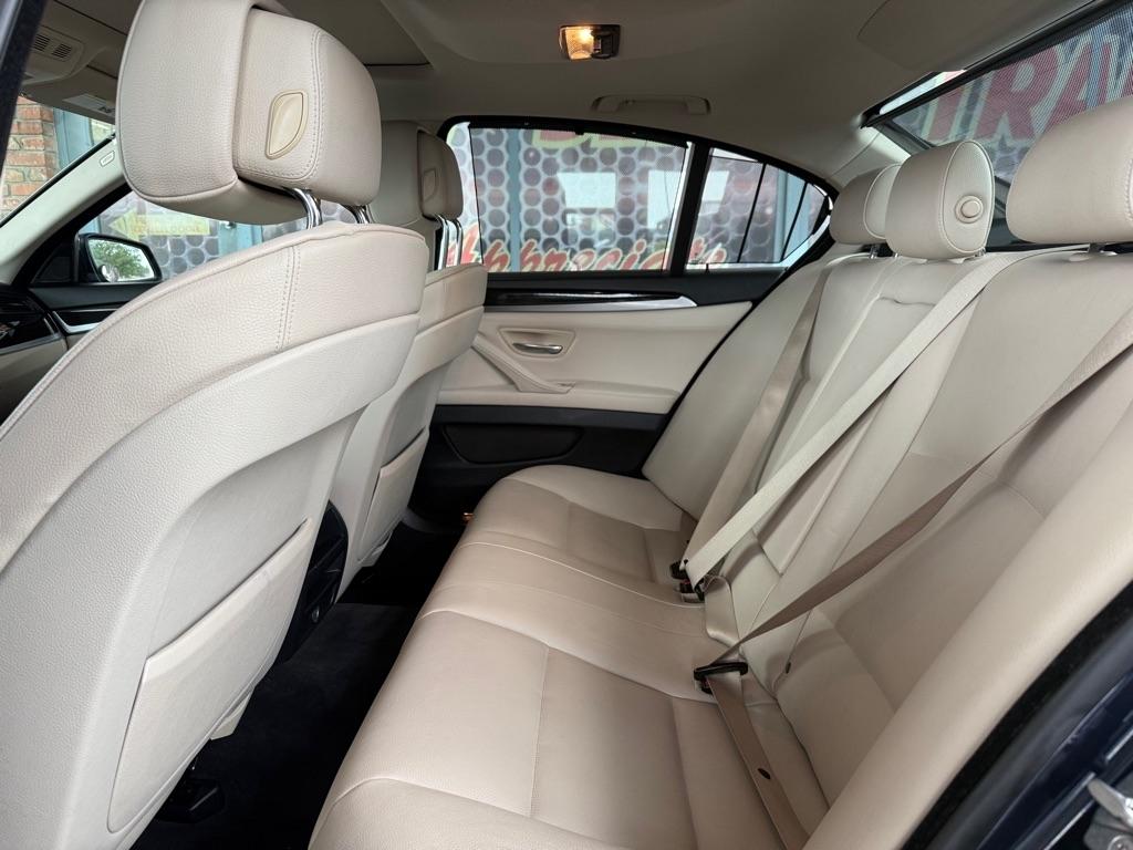 BMW 5-Series 528i 2012
