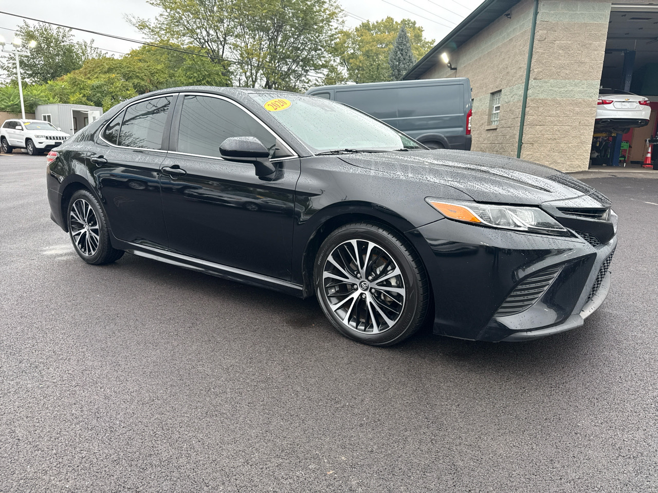 Toyota Camry SE 2020