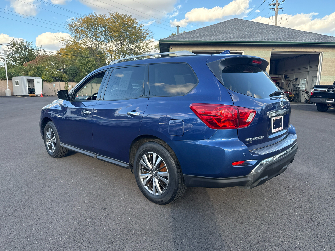 Nissan Pathfinder SV 2020