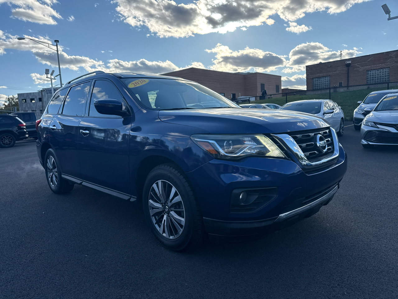 Nissan Pathfinder SV 2020