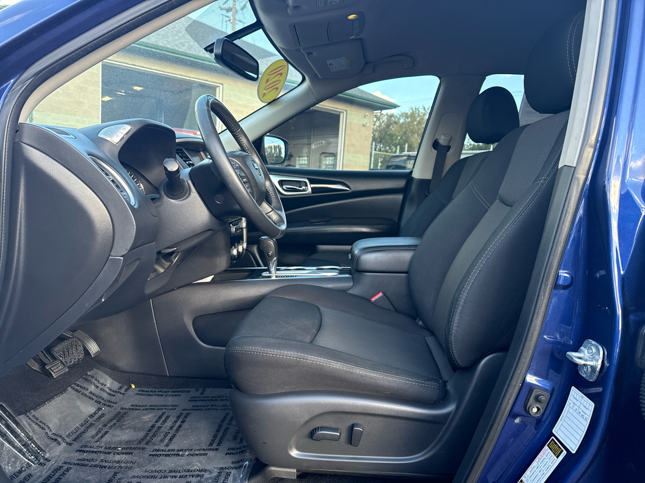 Nissan Pathfinder SV 2020