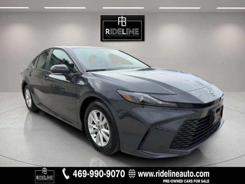 Toyota Camry Hybrid LE 2025