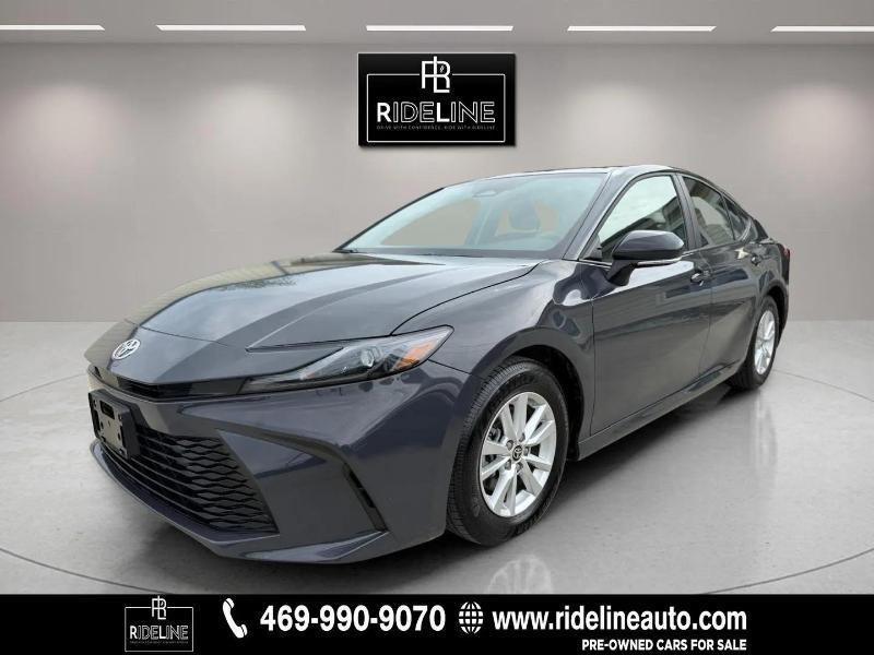 Toyota Camry Hybrid LE 2025