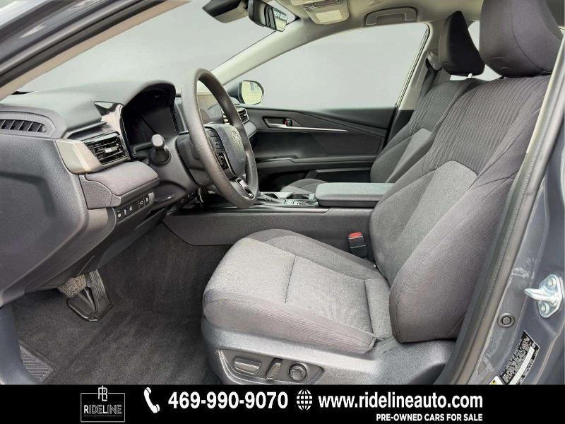 Toyota Camry Hybrid LE 2025